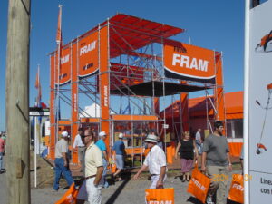 Stands / Estructuras especiales - FILTROS FRAM 4 -